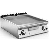 80 cm Gas Fry Top with Thermostatically Controlled Slopping Hot Plate 2/3 Smooth 1/3 Ribbed.