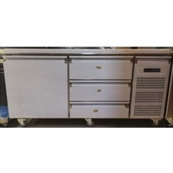 STATIC REFRIGERATED COUNTER 1 DOOR (3 DRAWERS 2/1) , 1 FULL DOOR PM8 2/1 WITH  WHEELS , HEAVY DUTY CONSTRUCTED.