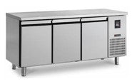 GN 1/1 Refrigerated Counters Depth 700 with 3 Doors with 4 Castors.