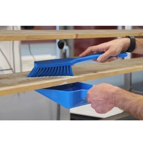 IGEAX MEDIUM HANDLE BRUSH, BLUE, SOFT BRISTLE. - Mabrook Hotel Supplies