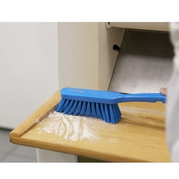 IGEAX MEDIUM HANDLE BRUSH, BLUE, SOFT BRISTLE. - Mabrook Hotel Supplies