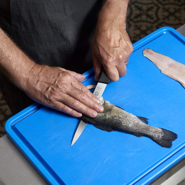 VICTORINOX FILLETING KNIFE, FLEXIBLE, FIBROX HANDLE BLACK - 18 CM - Mabrook Hotel Supplies