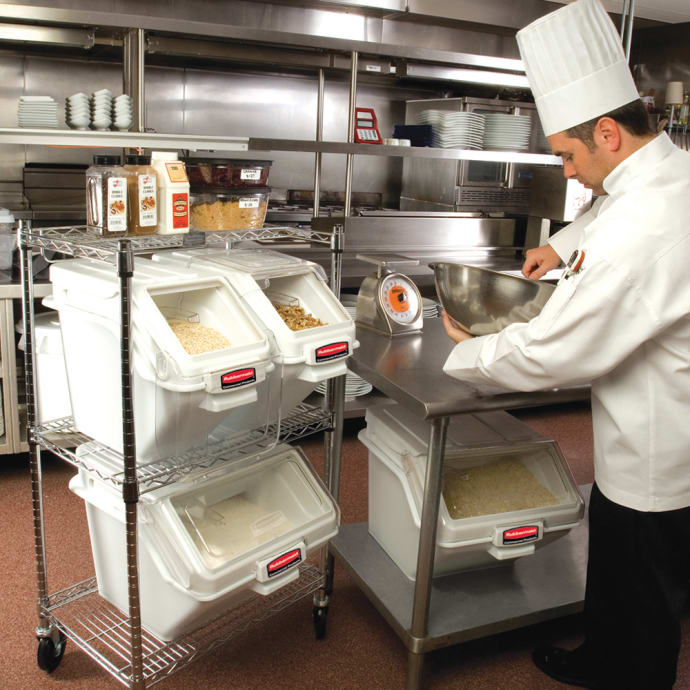 RUBBERMAID PROSAVE® 200 CUP INGREDIENT BIN W/SCOOP - Mabrook Hotel Supplies