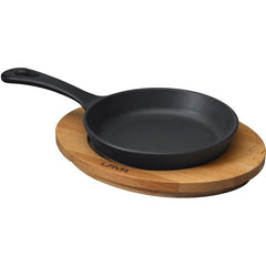LAVA ROUND SKILLET WITH WOODEN PLATTER - š?16 CM - Mabrook Hotel Supplies
